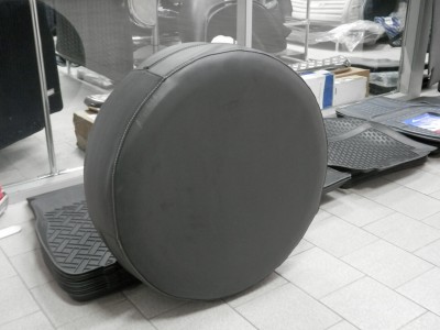 Чехол на запасное колесо из кожзама